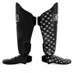 Caneleiras Fairtex Competição SP5 com proteção de pés Preto