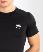 Rashguard Venum Contender mangas curtas