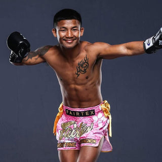 Calções kick-tailandeses Fairtex Sakura Edição Limitada 