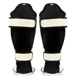Caneleiras Fairtex SP5 de competição com proteção para os pés Branco