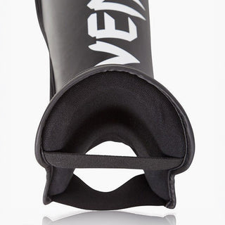 Caneleiras Venum Challenger Preto Branco 