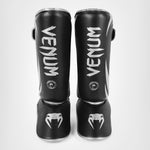 Caneleiras Venum Challenger Preto-prata 