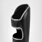 Caneleiras Venum Challenger Preto-prata 