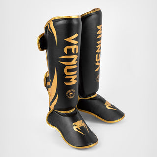 Caneleiras Venum Challenger Preto-ouro 