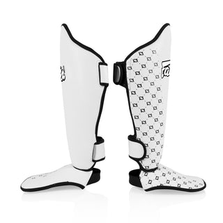 Caneleiras Fairtex Competição SP5 com protetor de pés Branco 