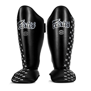 Caneleiras Fairtex Competição SP5 com proteção de pés Preto 