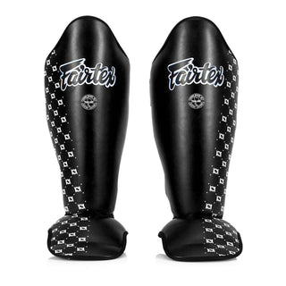 Caneleiras Fairtex Competição SP5 com proteção de pés Preto 