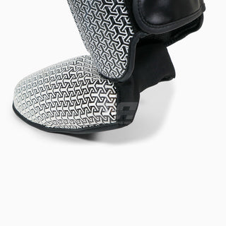 Caneleiras com para-pé Adidas Pro Kickboxing WAKO Preto-branco 