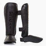 Caneleiras com Parapiede Venum Challenger Preto Black 
