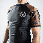 Rashguard Half Sumo Sugoi Ranked Castanho-Combat Arena