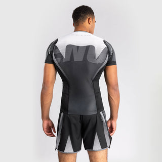 Rashguard Venum Adrenaline mangas curtas Preto-cinza 