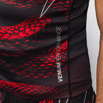 Rashguard Venum Matupa mangas curtas Preto-vermelho-Combat Arena