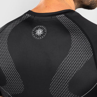 Rashguard Venum Nexus mangas curtas 