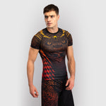 Rashguard Venum Quetzal Fury mangas curtas Preto-vermelho 