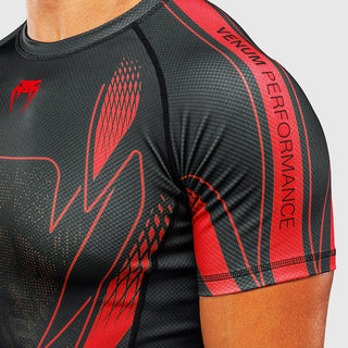 Rashguard Venum Amazonia Reborn mangas curtas Preto-vermelho 