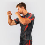 Rashguard Venum Amazonia Reborn mangas curtas Preto-vermelho 