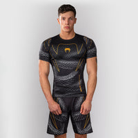 Rashguard Venum Matupa mangas curtas Preto-cinza 