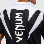 T-shirt Venum Attack 90 Dry Tech Preto-branco-Combat Arena