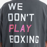 T-shirt Boxraw We Don't Play Boxing Oversize Cinza-rosa 